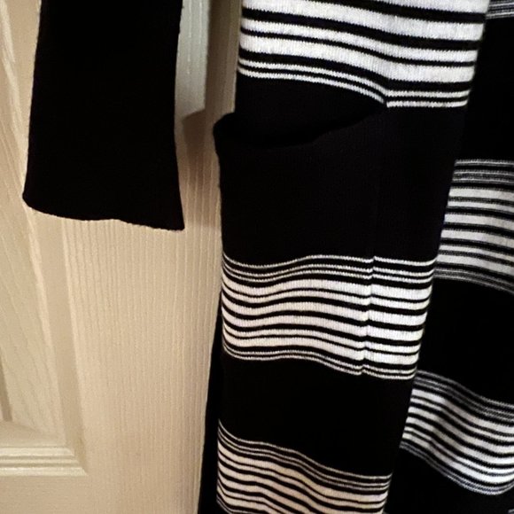 BCBGMaxAzria Black & White Striped Long Cardigan - Picture 4 of 4